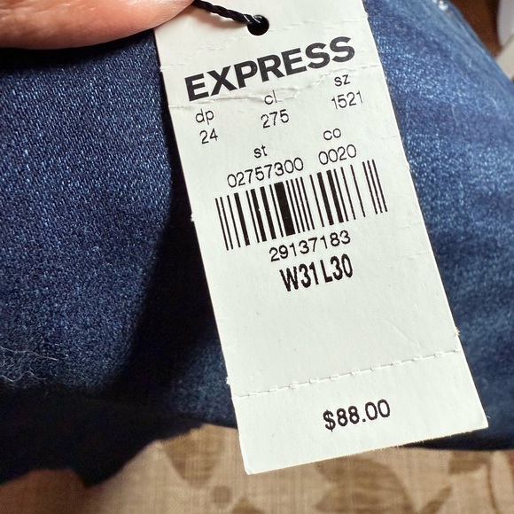 EXPRESS Hyper Stretch Jeans, 31x30 BNWT
Temperature Control - Picture 10 of 12